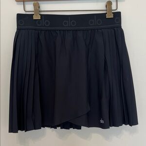 ALO Yoga Black Pleated Sport Skirt